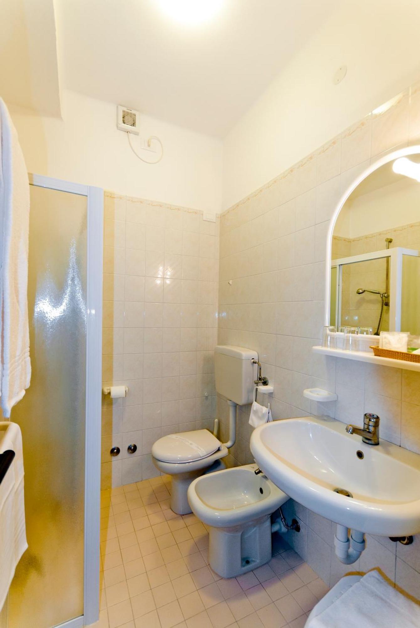 ביביונה Hotel Gimm מראה חיצוני תמונה